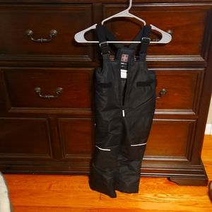 Boys snow pants size 4/5 brand new